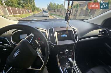 Внедорожник / Кроссовер Ford Edge 2017 в 
