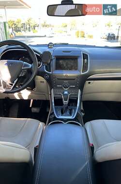 Позашляховик / Кросовер Ford Edge 2015 в 