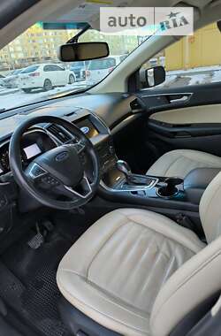 Внедорожник / Кроссовер Ford Edge 2017 в 