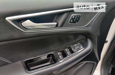 Внедорожник / Кроссовер Ford Edge 2018 в 