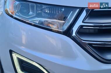 Внедорожник / Кроссовер Ford Edge 2017 в 
