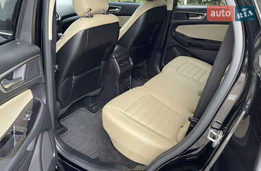 Внедорожник / Кроссовер Ford Edge 2016 в 