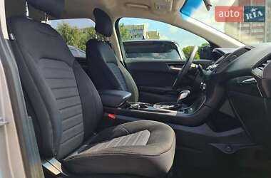 Внедорожник / Кроссовер Ford Edge 2015 в 