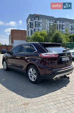 Позашляховик / Кросовер Ford Edge 2019 в 