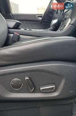 Внедорожник / Кроссовер Ford Edge 2015 в 