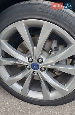 Внедорожник / Кроссовер Ford Edge 2015 в 