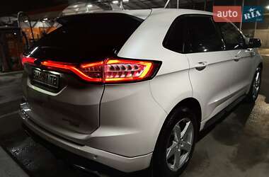 Внедорожник / Кроссовер Ford Edge 2016 в 