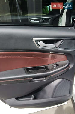 Позашляховик / Кросовер Ford Edge 2020 в 