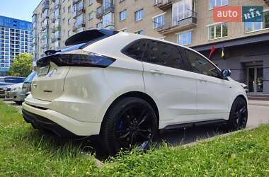 Позашляховик / Кросовер Ford Edge 2016 в 