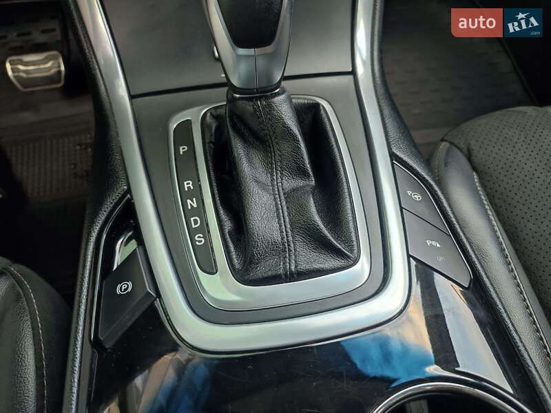 Внедорожник / Кроссовер Ford Edge 2016 в Черкассах