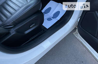 Внедорожник / Кроссовер Ford Edge 2015 в 