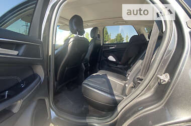Позашляховик / Кросовер Ford Edge 2017 в 