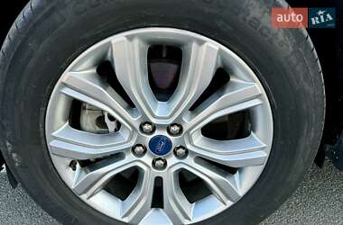 Внедорожник / Кроссовер Ford Edge 2020 в 