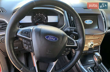 Внедорожник / Кроссовер Ford Edge 2017 в 