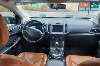 Внедорожник / Кроссовер Ford Edge 2017 в 