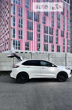 Внедорожник / Кроссовер Ford Edge 2018 в Вишневом