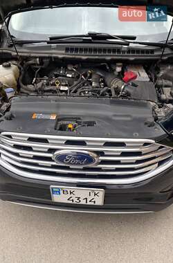 Внедорожник / Кроссовер Ford Edge 2019 в 