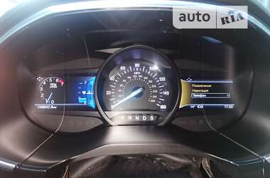 Внедорожник / Кроссовер Ford Edge 2018 в 