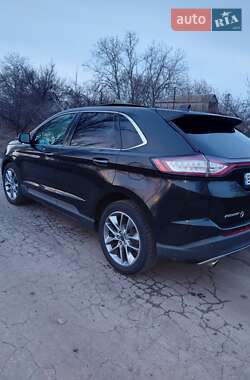 Внедорожник / Кроссовер Ford Edge 2015 в 