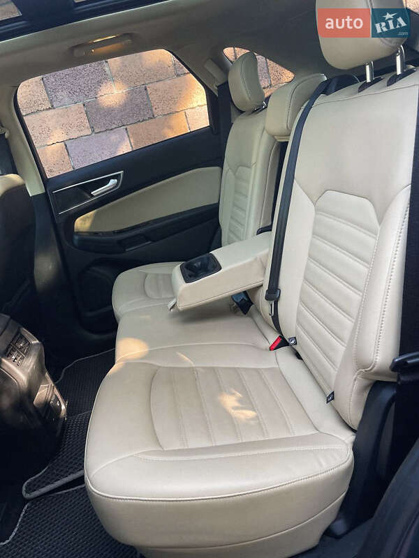 Внедорожник / Кроссовер Ford Edge 2019 в Коростене