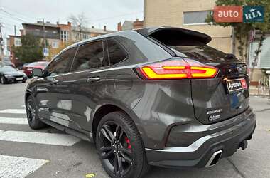 Позашляховик / Кросовер Ford Edge 2019 в 