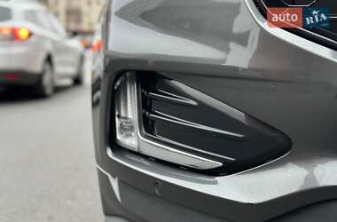 Позашляховик / Кросовер Ford Edge 2019 в 