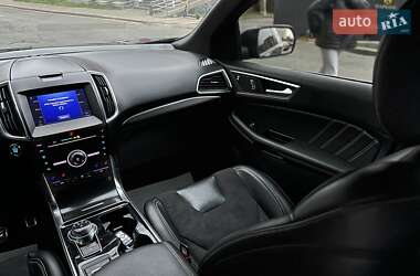 Позашляховик / Кросовер Ford Edge 2019 в 
