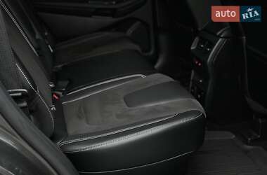 Позашляховик / Кросовер Ford Edge 2019 в 