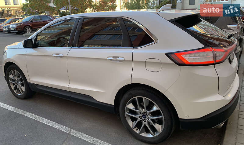 Внедорожник / Кроссовер Ford Edge 2015 в 