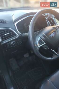 Позашляховик / Кросовер Ford Edge 2015 в Дубровиці