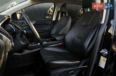 Внедорожник / Кроссовер Ford Edge 2020 в 
