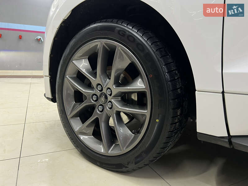 Внедорожник / Кроссовер Ford Edge 2016 в Ужгороде