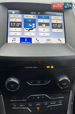 Внедорожник / Кроссовер Ford Edge 2019 в 