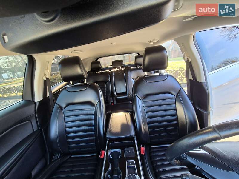 Позашляховик / Кросовер Ford Edge 2020 в Тячеві