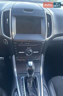 Внедорожник / Кроссовер Ford Edge 2016 в 