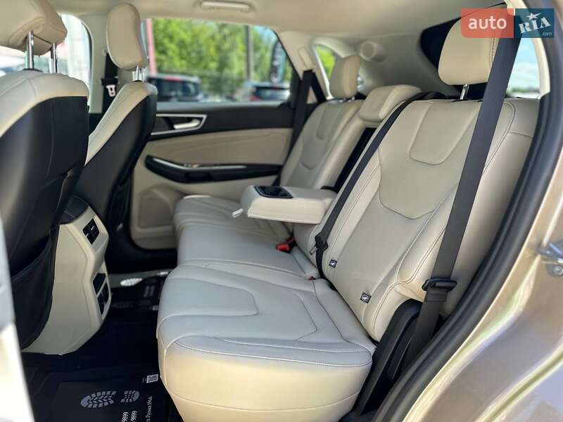Позашляховик / Кросовер Ford Edge 2020 в Чернівцях