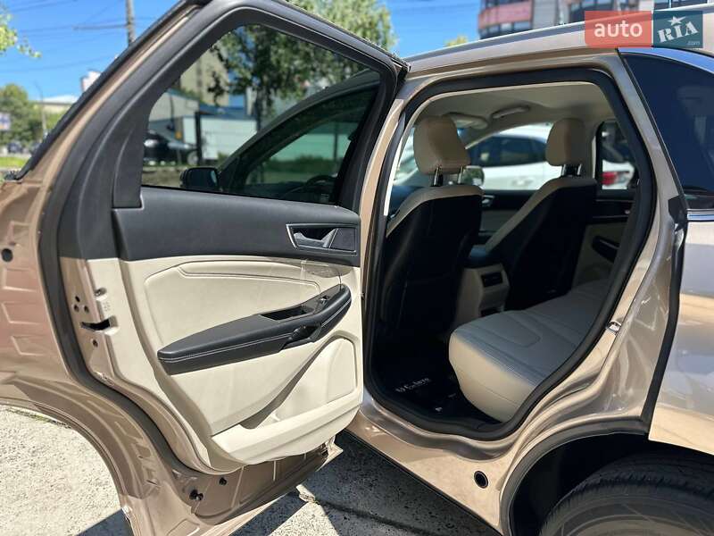 Позашляховик / Кросовер Ford Edge 2020 в Чернівцях