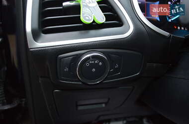 Внедорожник / Кроссовер Ford Edge 2015 в 