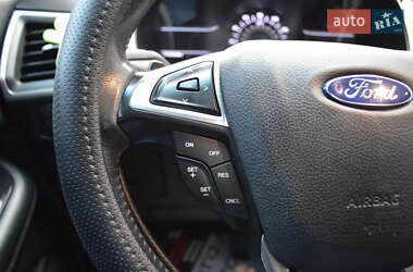 Внедорожник / Кроссовер Ford Edge 2015 в 