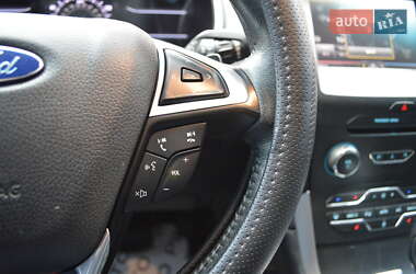 Внедорожник / Кроссовер Ford Edge 2015 в 