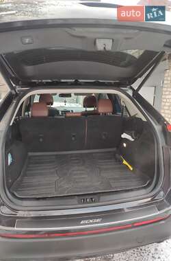 Внедорожник / Кроссовер Ford Edge 2015 в 