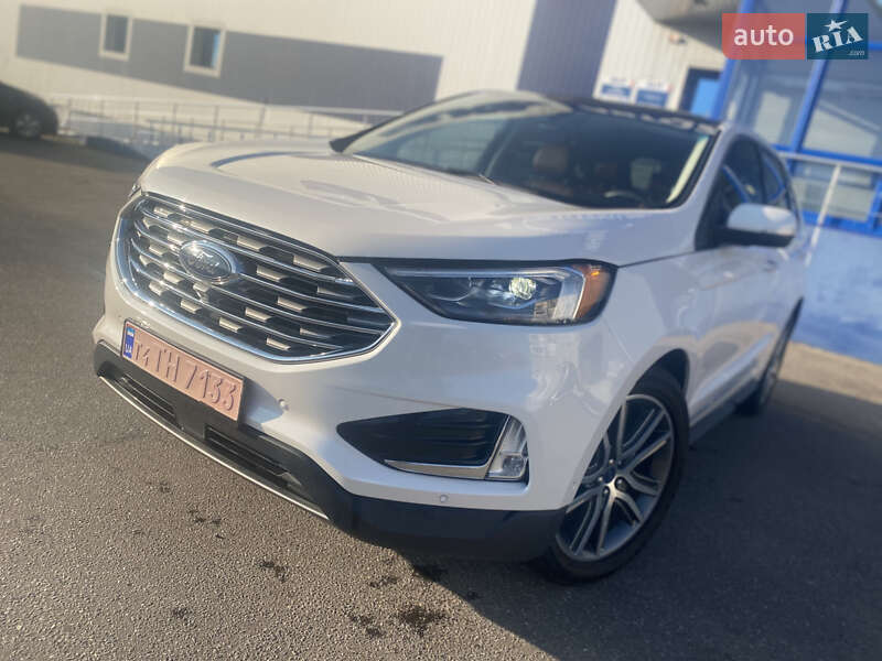 Позашляховик / Кросовер Ford Edge 2019 в 