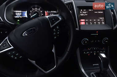 Внедорожник / Кроссовер Ford Edge 2016 в 
