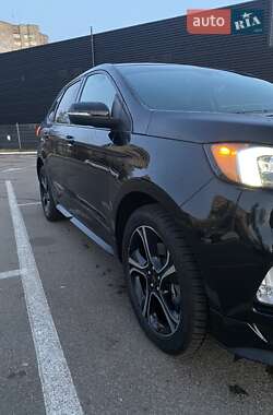 Внедорожник / Кроссовер Ford Edge 2018 в 