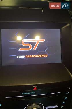 Внедорожник / Кроссовер Ford Edge 2018 в 