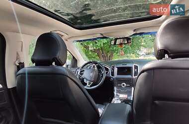 Позашляховик / Кросовер Ford Edge 2019 в 