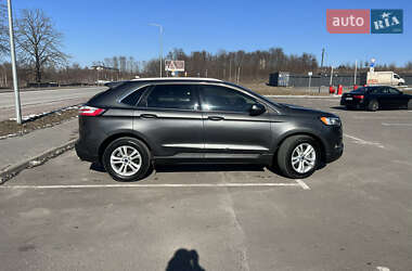 Позашляховик / Кросовер Ford Edge 2019 в 