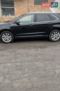 Позашляховик / Кросовер Ford Edge 2019 в 