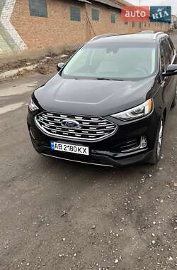 Позашляховик / Кросовер Ford Edge 2019 в 