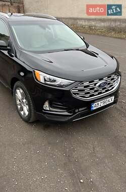 Позашляховик / Кросовер Ford Edge 2019 в 
